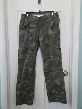 Vintage Y2K UNIONBAY Camo Cargo Pants Size 9 Grunge Utility Military